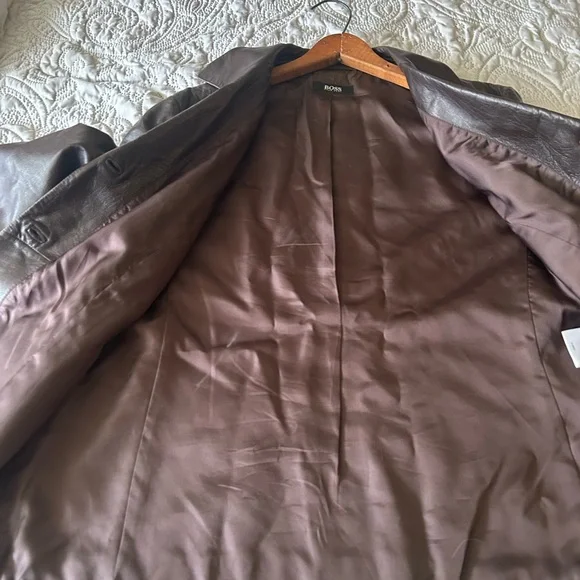Boss by Hugo Boss women’s leather blazer/jacket. Dk brown 100% lamb skin. Nice!